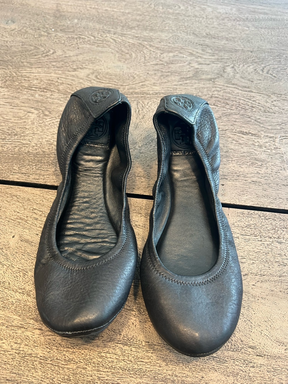 Tory Burch Black Leather Logo Ballet Flats Slip On Round Toe Women’s US 9